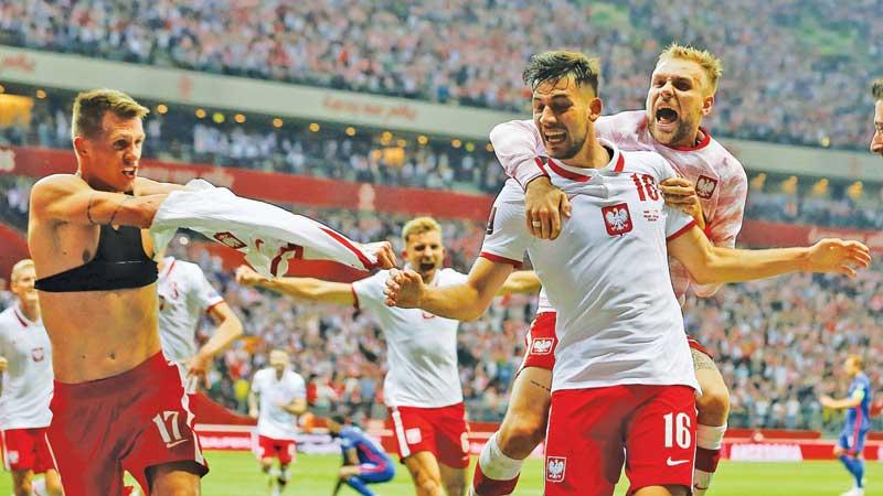 Poland players react after England thriller