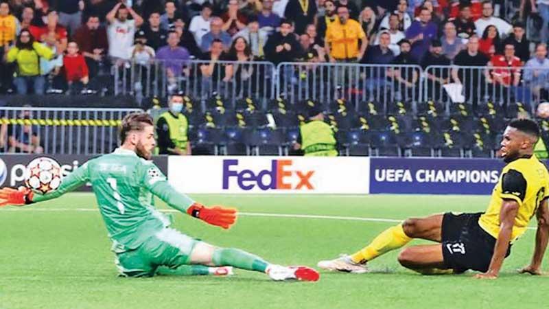 Jordan Siebatcheu scores the winner for Young Boys against Manchester United