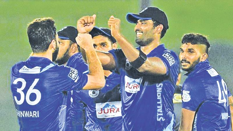 Flashback 2020: Thisara Perera celebrates a moment with his team-mates