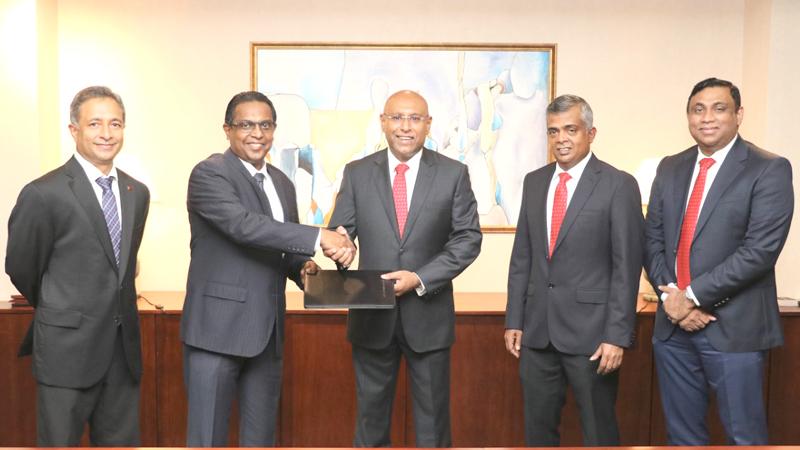 Mr. Dinuka Perera COO - LankaClear, Mr. Channa de Silva GM/CEO – LankaClear, Mr. Dimantha Seneviratne Director/GCEO – NDB Bank, Mr. Deepal Akuretiyagama COO – NDB Bank, Mr. Damitha Silva AVP, Digital Financial Services – NDB Bank