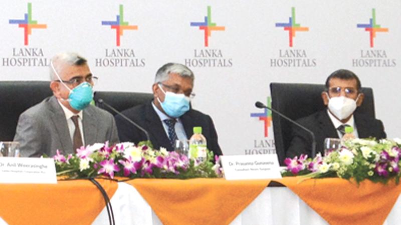Seated from left: Consultant Neurological Surgeon Dr. Prasanna Gunasena, Lanka Hospitals’ Group CEO Deepthi Lokuarachchi and Lanka Hospitals’ Deputy CEO / Director, Medical Services Dr. Lasantha Karunasekara at the press conference.