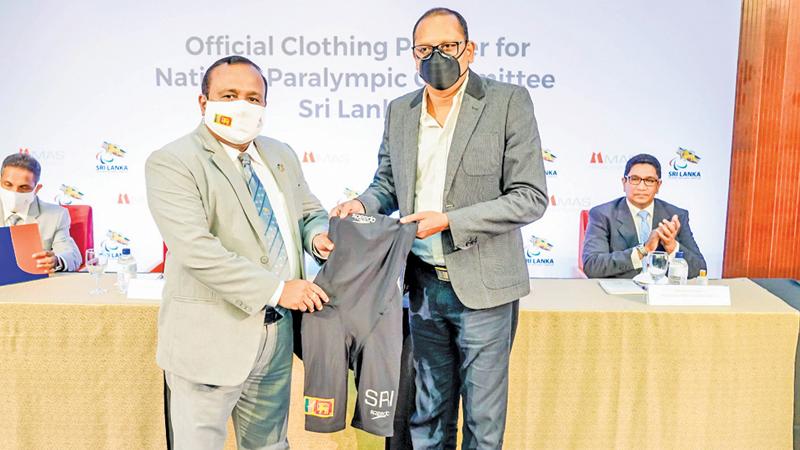 President of the National Paralympic Committee, Lt. Col. Deepal Herath with Chief Innovation Officer of MAS Holdings Ranil Vitarana