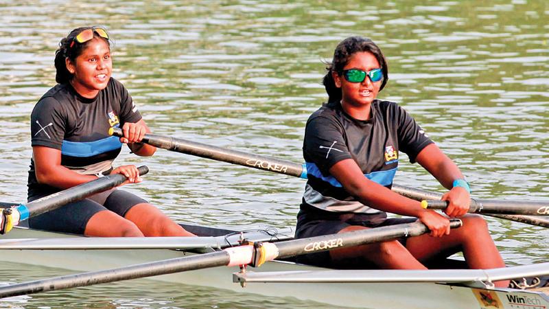 Gateway College Under-16 girls Anushri Udamulla and Onali Chandrasekera who won the doubles sculls event. (Pic by Hirantha Gunathillake)