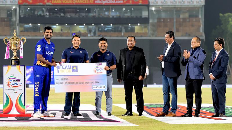 And it’s a wrap as Jaffna Kings live up to their name by winning the coveted title back-to-back by beating the Galle Gladiators at the LPL Final. L-R:Thisara Perera, Captain of the Jaffna Kings, Hon. Namal Rajapaksa MP – Minister of Youth & Sports, Hon. D.V. Chanaka MP – State Minister of Aviation and Export Zones Development, Shammi Silva – President, SLC, Ravin Wickramarathna - Vice President, SLC, Ashley De Silva – CEO, SLC, and Anil Mohan - Founder & CEO of The IPG Group.