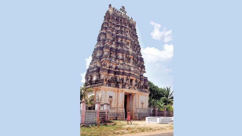 Low-caste Tamils who protested at the Maviddipuram Temple were beaten by Vellalars