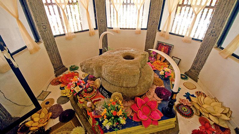 Grinding stone (Kurahangala) in which the sacred Tooth Relic was hidden during  the reign of King Mayadunne in Kingdom of Seethawaka 