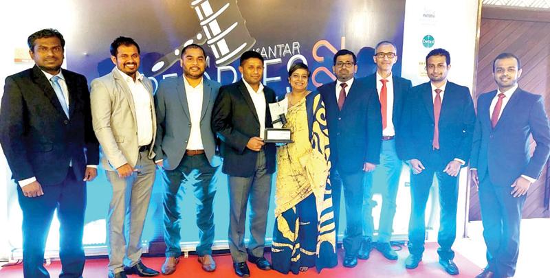 The Insee team with the award