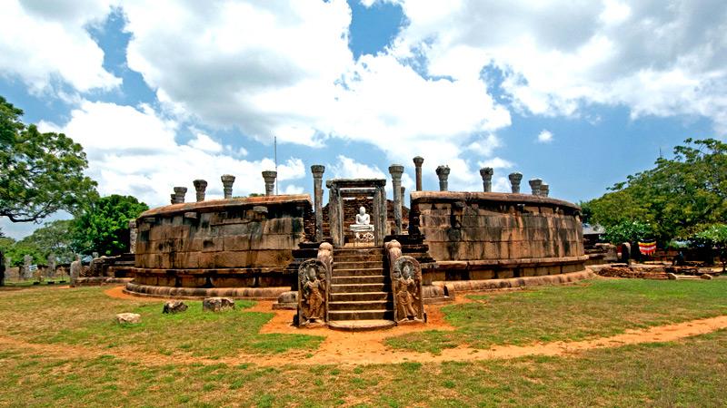 Vatadage at Tiriyai