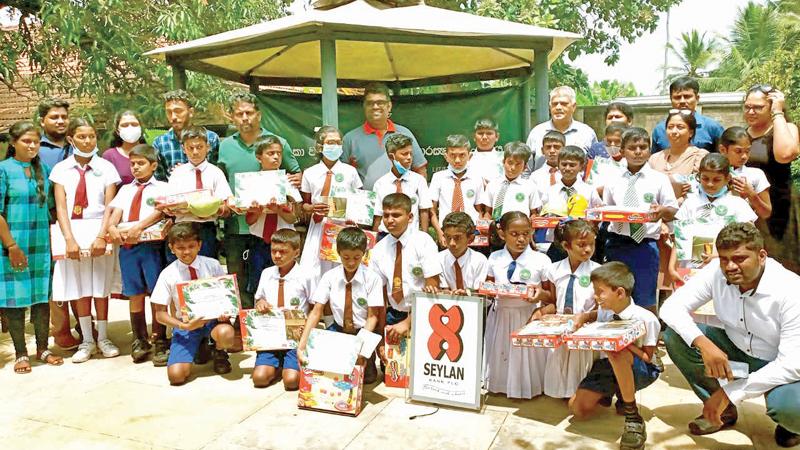 Students at the ‘Nature through Art’ workshop in Jaffna