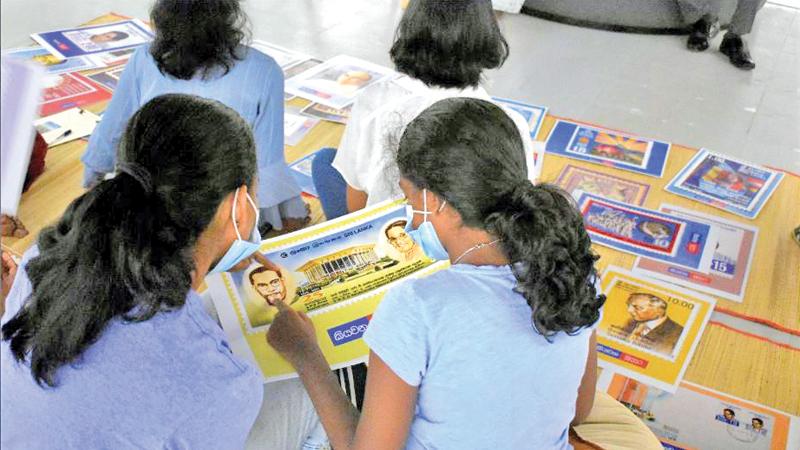 Workshop on Reading History from Stamps conducted by Kiyawana Muddara held at the MMCA held March 5