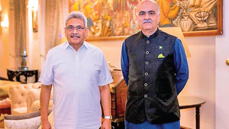 Pakistan’s High Commissioner to Sri Lanka, Maj. Gen. (Retd) Umar Farooq Burki with President Gotabaya Rajapaksa