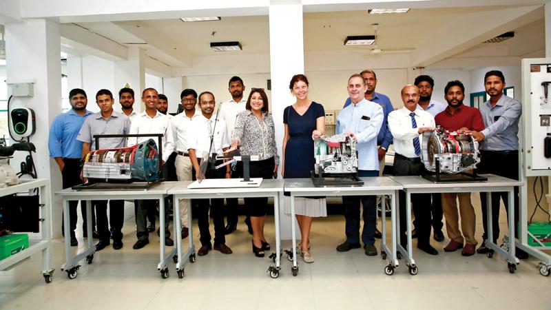Representatives of DIMO, GIZ, SLGTI and CGTTI at presentation of the training equipment.