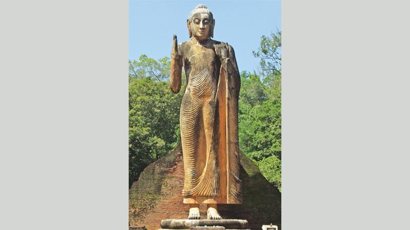 The Maligawila Buddha statue