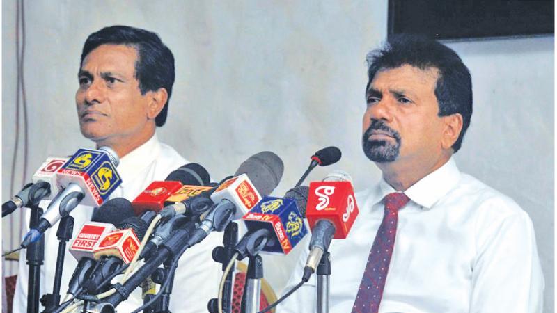 Anura de Silva (left) and Ranjith Rodrigo at the bombshell Press conference on Thursday (Picture by Sudath Malaweera)