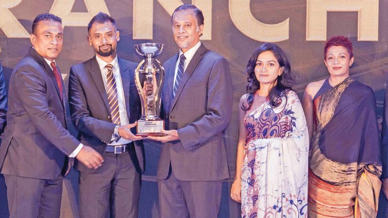 From left: Chaminda Fernando – Zonal Head for Zone 1B, Union Bank, Dilukshan Lakshitha Jayakody - Branch Manager- Gamapaha Branch, Union Bank, Indrajit Wickramasinghe – Director and Chief Executive Officer, Union Bank, Vindya Cooray – Chief Bancassurance Officer, Union Assurance, Chaya Jayawardana – Senior Vice President – Retail Banking, Union Bank.