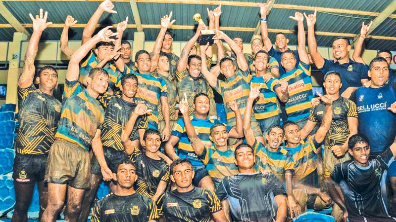 Vidyartha College’s Sevens rugby squad made up of Arosh Ratnayake, Kaveesha Kaluarachchi, Kavishka Wijeratne, Vimantha Seneviratne, Ranidu  Gajanayake, Menuka Thilakaratna, Nanjana Nirmal, Gayan Perera, Deshan Balasooriya, Udeesha Ratnayake Chethana, Indunil, Kaveesha Hettiarachchi and Adithya Ranaweera overcame mud, sweat and tears to finish the season on a triumphant note. They were coached by Nalin Wijesinghe (head) and Anush Kollonne (backs) (Pic thepapare.com)