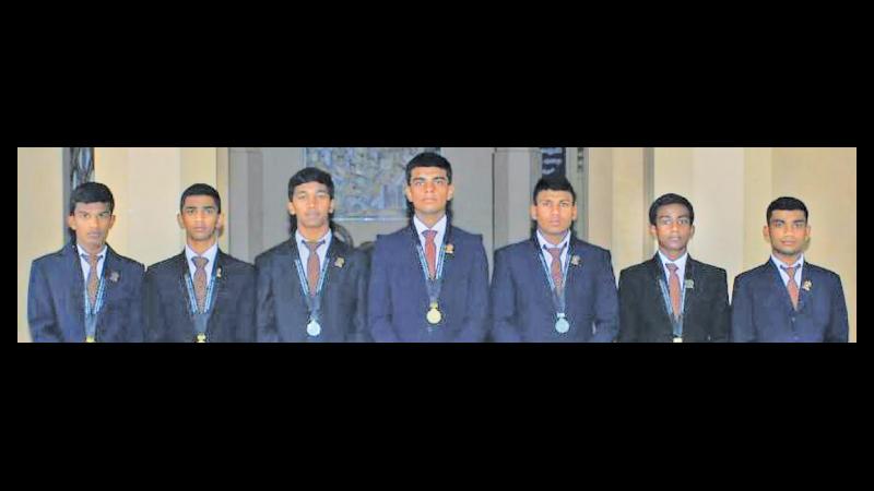 The champion Peradeniya Central College team (from left) Akila Dasunpriya, Danaranjana Piyathilaka, Prageeth Ranasinghe, Kasun  Bandara, NK Akalanka, Sathsara Warnakulasooriya