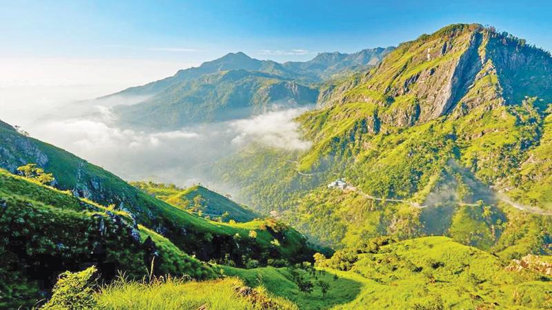 Famous mountains in Sri Lanka