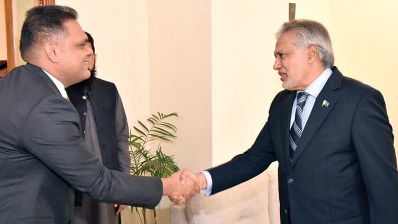 State Minister Semasinghe greets Pakistan’s Finance Minister Muhammad Ishaq Dar