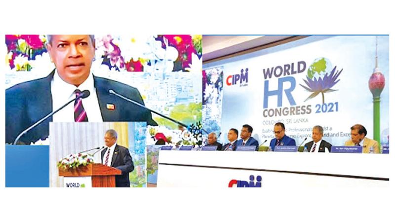 Prof. Ajantha Dharmasiri addresses the WHRC 2021-CIPM Council Members at the head table