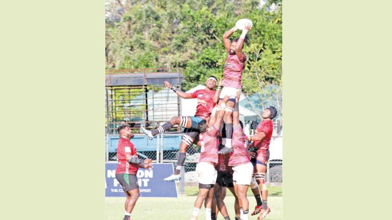 Havelocks second row forward Shehan Dias wins the line out (Pic: Sudath Nishantha)