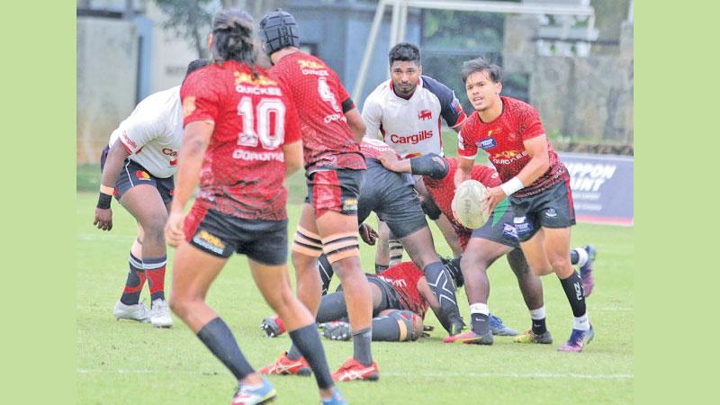 CH and FC scrum half Avishka Lee sets off from the base after winning the ball against Kandy SC (Pic by Sudath Nishantha)