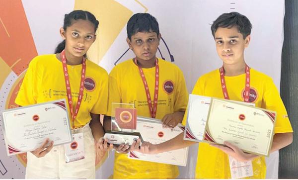 From left: Aleeza Salie, Arun Sumathiratne and Praveen Athauda-Arachchi displaying their certificates.