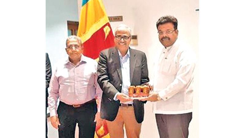 A hamper of Lion Beer was presented to Chairman, Fairmacs, Sudhir Shete, by the Deputy High Commissioner at the launch ceremony in Chennai.