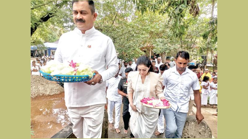 Army Commander Lieut. General Vikum Liyanage and  his wife at the pinkama