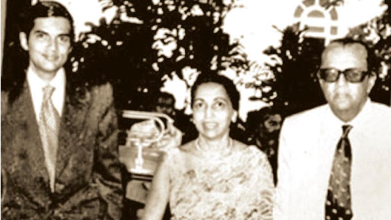 Ranil Wickremesinghe with his father Esmond Wickremesinghe and mother Nalini Wijewardene