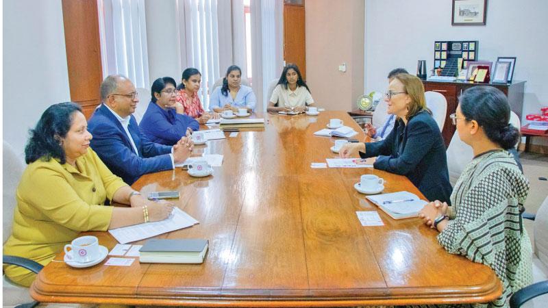 Ambassador of the Kingdom of the Netherlands, Bonnie Horbach with the leadership of the Ceylon Chamber of Commerce.