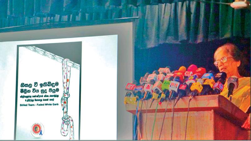 Former President Chandrika Bandaranaike Kumaratunga addressing the gathering.