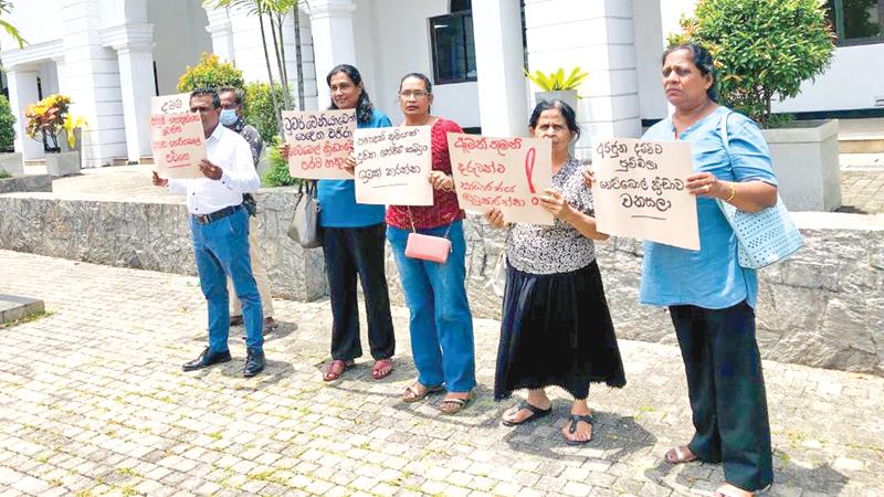 The protesters at the Sports Ministry premises demanding justice for their children