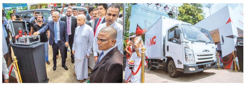 The JMC N720 truck being unveiled by the Prime Minister Dinesh Gunawardena, accompanied by Chanaka Yatawara Group Chief Executive Officer United Motors Lanka PLC and Shalain de Silva, General Manager, Unimo Enterprises Limited