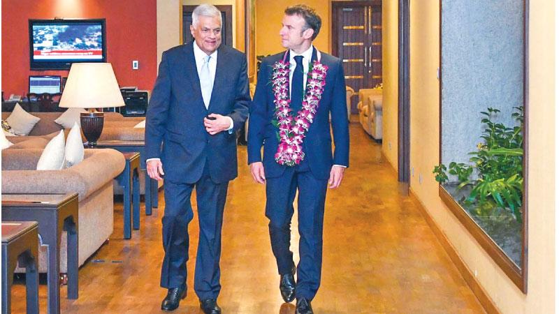 Presidents Ranil Wickremesinghe and Emmanuel  Macron  meeting in Colombo 