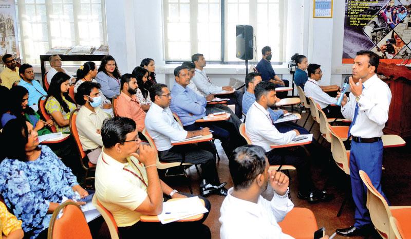 A training session on Marketing Concepts and Digital Marketing was held at the Lake House Media Academy on August 22. The keynote address was delivered by Senior Manager, Multi-Tenant Business Development of SLT Kelum Priyantha. (Pic by Sudath Nishantha)