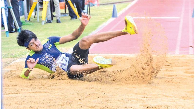 Triple jumper LC Kumarasiri wins first place (Pix: Ranjith Asanka)